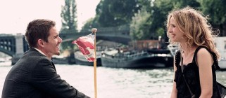 艳遇传说：揭秘偶然浪漫背后的心理密码与文化演变，探索人类对邂逅的永恒迷恋