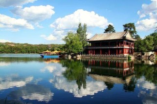 热河行宫：揭秘清朝皇家避暑胜地的政治智慧与建筑艺术，带你轻松读懂历史