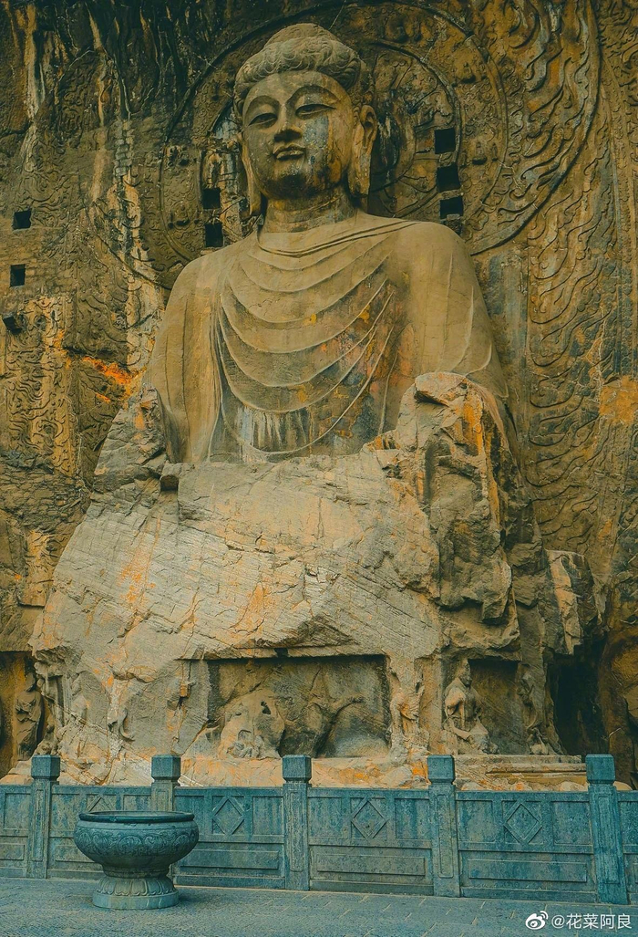 龙门石窟在哪里？洛阳城南12公里处，半小时直达千年佛国