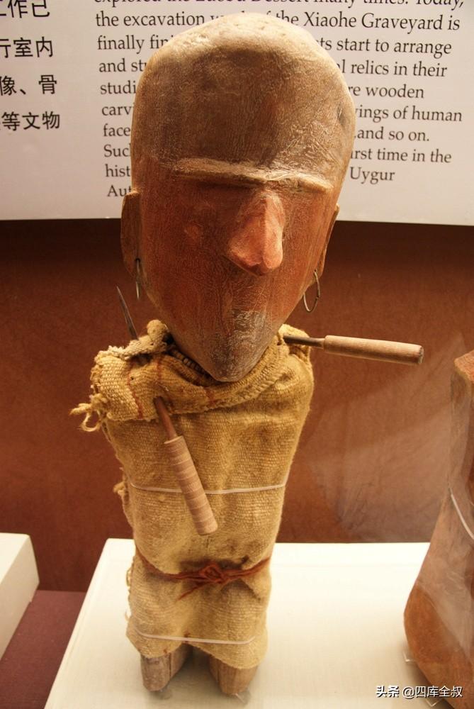 小河墓地探秘:揭开3800年沙漠文明的神秘面纱与独特葬俗 小河墓地探秘:揭开3800年沙漠文明的神秘面纱与独特葬俗