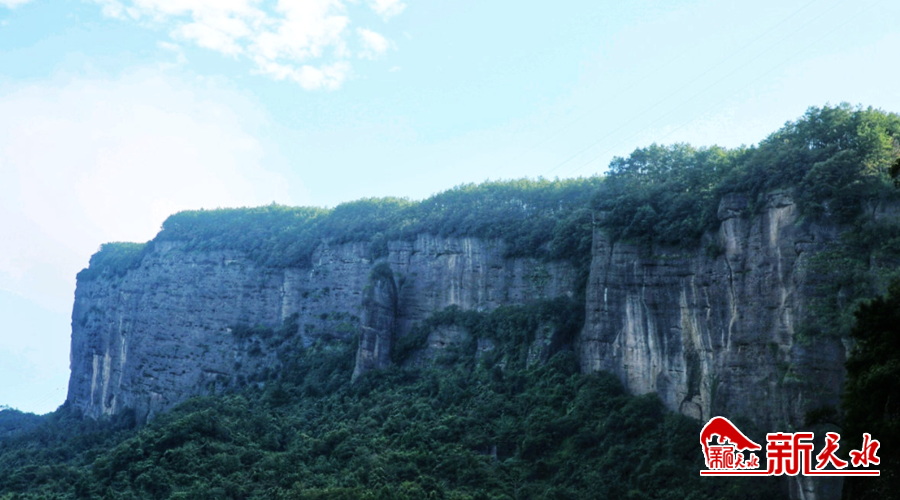 剑阁峥嵘而崔嵬:揭秘剑门关险峻地势与千年军事文化 剑阁峥嵘而崔嵬:揭秘剑门关险峻地势与千年军事文化