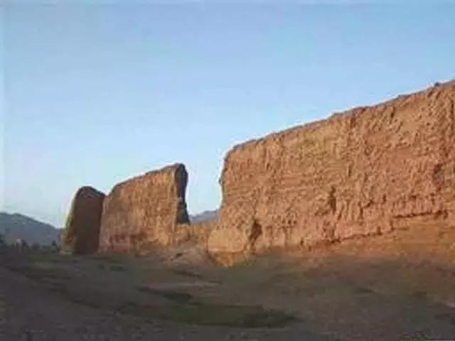 塔里木盆地：揭秘中国最大内陆盆地的地质演化与油气资源开发