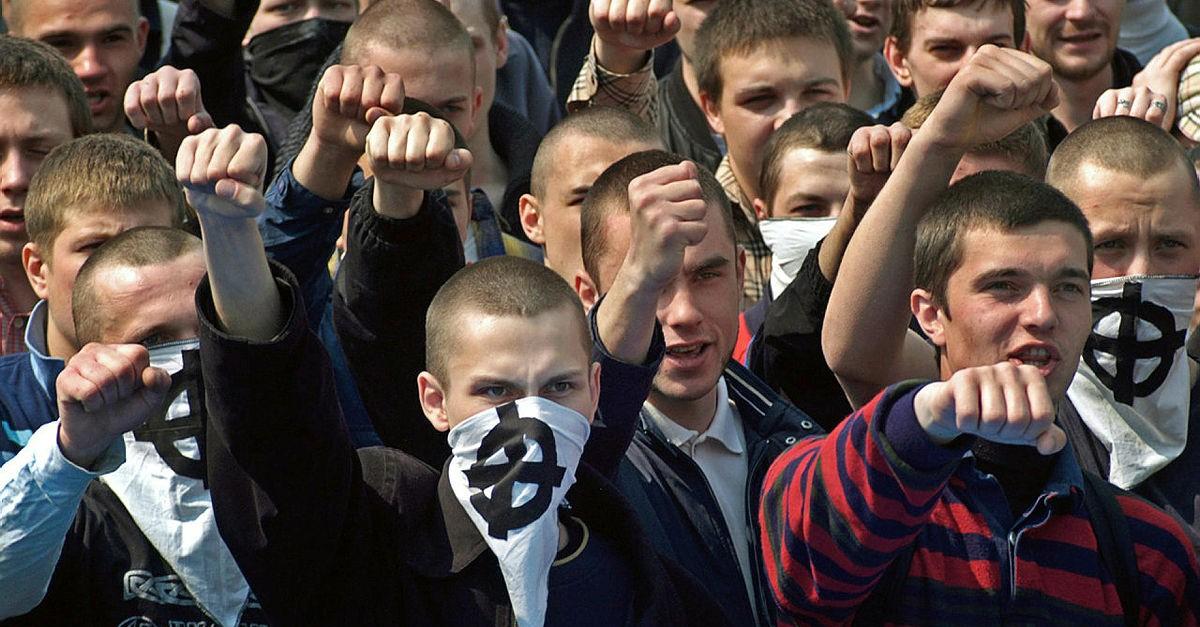 俄罗斯光头党：揭秘极端民族主义亚文化的兴起、演变与影响，助你全面了解并防范潜在风险