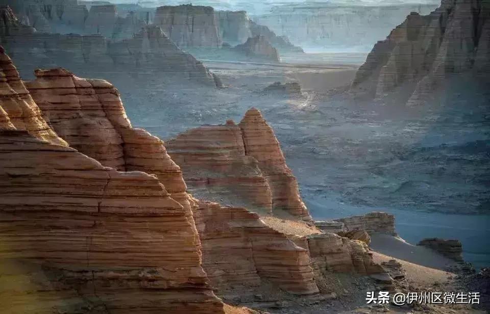 哈密地区旅游攻略与经济发展全解析:探索新疆东部门户的自然奇观与产业机遇 哈密地区旅游攻略与经济发展全解析:探索新疆东部门户的自然奇观与产业机遇