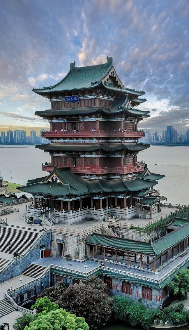 中国四大名楼旅游攻略:黄鹤楼、岳阳楼、滕王阁、蓬莱阁最佳游览时间与省钱玩法 中国四大名楼旅游攻略:黄鹤楼、岳阳楼、滕王阁、蓬莱阁最佳游览时间与省钱玩法